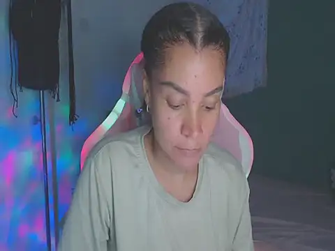 Snapshot of shayna_cute chatting on 07/15/26, 11:32 shayna cute online show from 07/15/26, 11:32