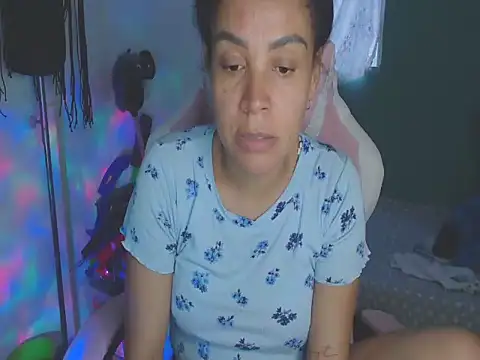 Snapshot of shayna_cute chatting on 07/19/26, 11:08 shayna cute online show from 07/19/26, 11:08