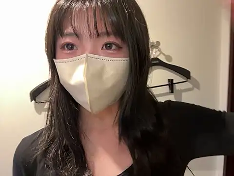 Snapshot of kirari_ch chatting on 11/19/25, 09:42 kirari ch online show from 11/19/25, 09:42