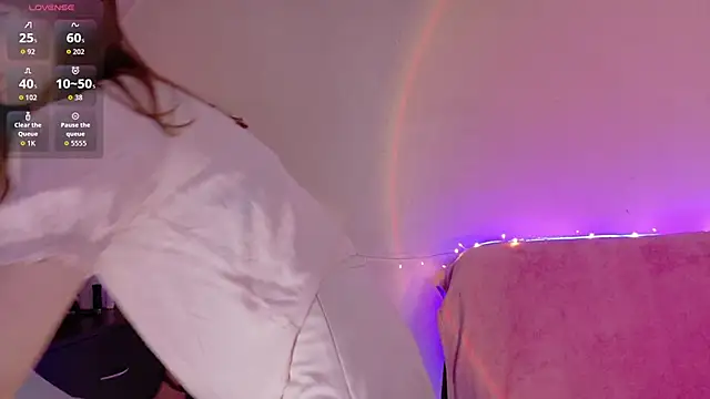 TinyMuse  online show from 11/14/25, 04:49