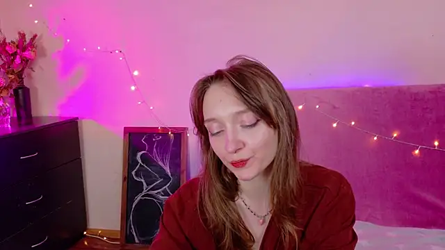 TinyMuse  online show from 11/25/25, 02:06