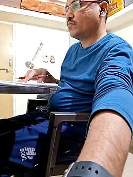 suraj696 online show from 11/11/25, 04:18