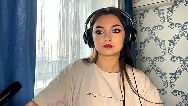 TwotyBright online show from 11/14/25, 08:02