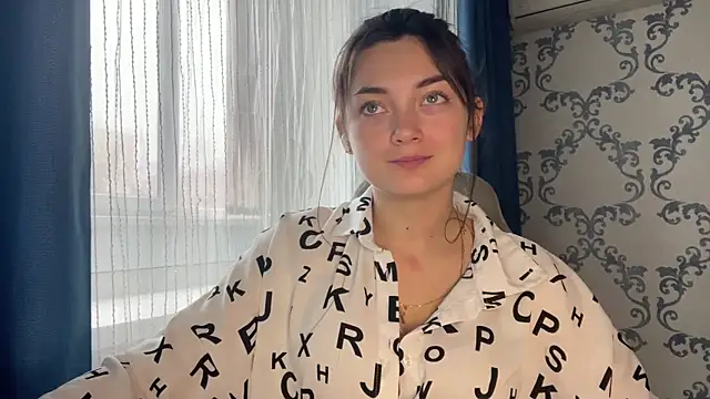 TwotyBright online show from 11/28/25, 08:06