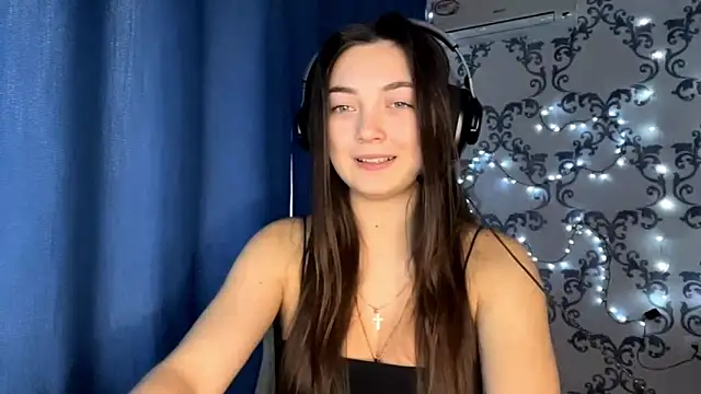 TwotyBright online show from 12/23/25, 08:01