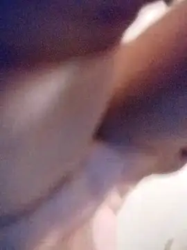 Snapshot of m8je chatting on 11/17/25, 10:15 m8je online show from 11/17/25, 10:15