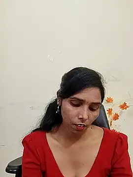 Snapshot of Brown__girl chatting on 11/04/25, 08:46 Brown girl online show from 11/04/25, 08:46