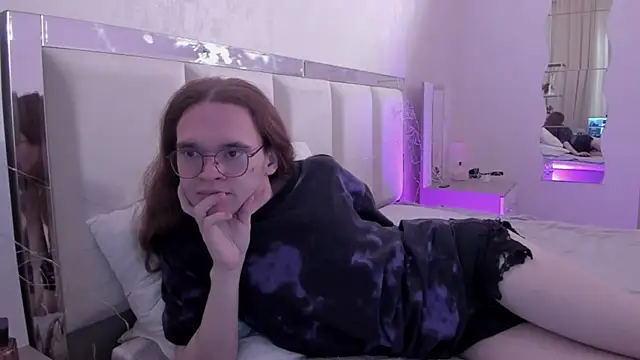 Snapshot of Mark_Glover chatting on 11/14/25, 10:25 Mark Glover online show from 11/14/25, 10:25