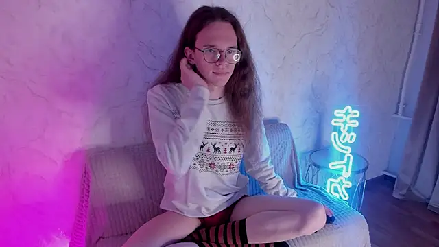 Snapshot of Mark_Glover chatting on 12/04/25, 10:13 Mark Glover online show from 12/04/25, 10:13