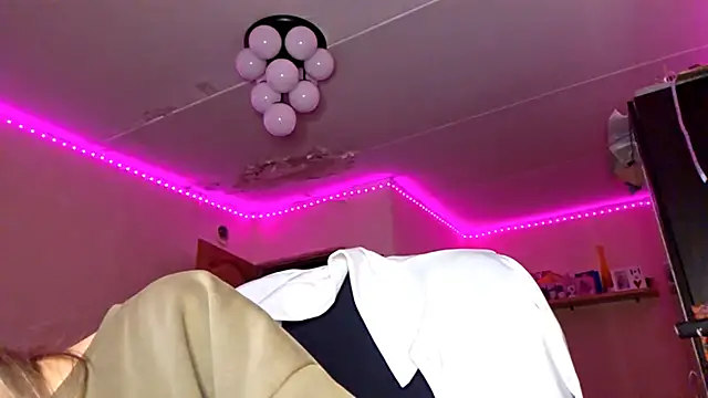 KarinRobertson online show from 02/05/26, 05:06