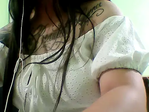 Snapshot of Feer6686 chatting on 11/03/25, 02:46 Feer6686 online show from 11/03/25, 02:46