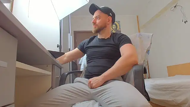 Snapshot of Ryanstone_ chatting on 04/01/26, 04:24 Ryanstone online show from 04/01/26, 04:24