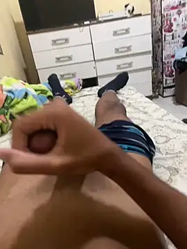 Novinhode18   online show from 12/04/25, 04:00