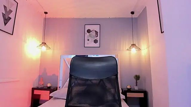 zoe-moreau online show from 02/20/26, 08:31