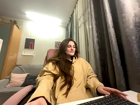 HelgaMun online show from 11/08/25, 02:39