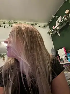 Snapshot of Bodacious_BrookeXO chatting on 11/05/25, 04:29 Bodacious BrookeXO online show from 11/05/25, 04:29