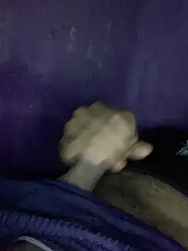 Snapshot of hotman29 chatting on 12/17/25, 01:00 hotman29 online show from 12/17/25, 01:00