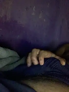 Snapshot of hotman29 chatting on 12/18/25, 08:15 hotman29 online show from 12/18/25, 08:15