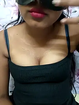 Snapshot of NaughtyAngelcam2 chatting on 11/05/25, 03:45 NaughtyAngelcam2 online show from 11/05/25, 03:45