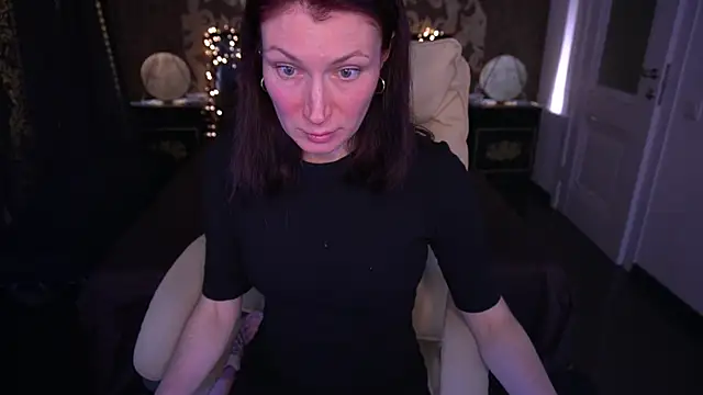 AmiraGoldd online show from 04/13/26, 07:30