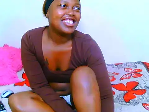 Snapshot of SweetSavage18 chatting on 11/13/25, 08:41 SweetSavage18 online show from 11/13/25, 08:41