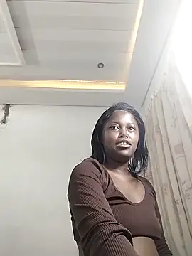 Snapshot of SweetSavage18 chatting on 12/17/25, 08:48 SweetSavage18 online show from 12/17/25, 08:48