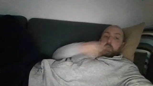 Snapshot of luca_beech88 chatting on 04/21/26, 04:12 luca beech88 online show from 04/21/26, 04:12