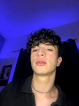 Snapshot of lion_cherry21 chatting on 11/20/25, 06:13 lion cherry21 online show from 11/20/25, 06:13