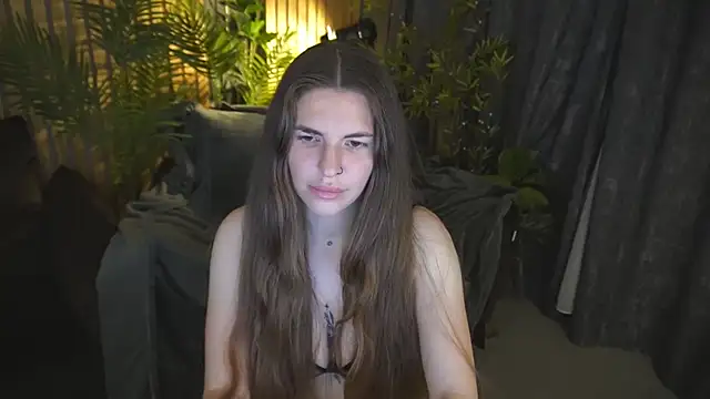 Snapshot of DanielaReign chatting on 11/25/25, 02:06 DanielaReign online show from 11/25/25, 02:06