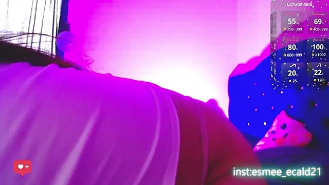 Snapshot of EsmeCaldwel chatting on 11/12/25, 07:03 EsmeCaldwel online show from 11/12/25, 07:03