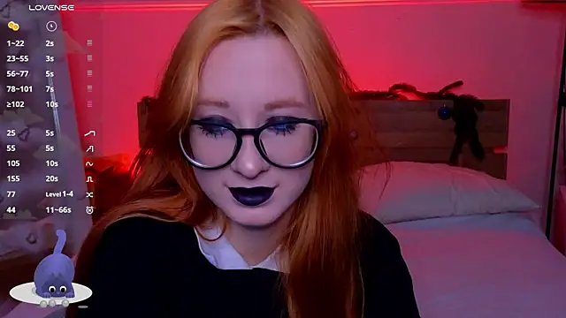 Snapshot of WICKEDEMBER chatting on 12/19/25, 01:34 WICKEDEMBER online show from 12/19/25, 01:34