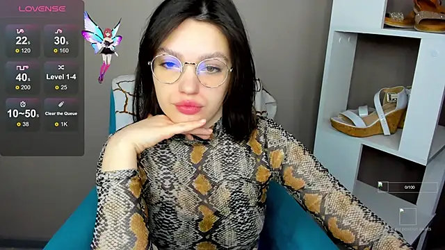 Snapshot of Karina_Kellyy chatting on 11/14/25, 02:21 Karina Kellyy online show from 11/14/25, 02:21