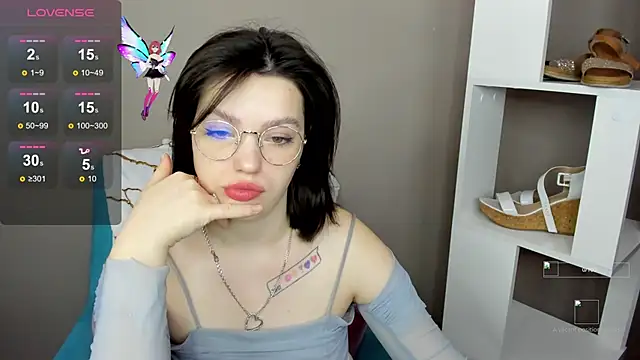 Snapshot of Karina_Kellyy chatting on 11/20/25, 02:12 Karina Kellyy online show from 11/20/25, 02:12