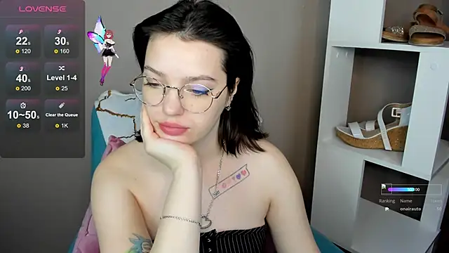 Snapshot of Karina_Kellyy chatting on 11/21/25, 02:21 Karina Kellyy online show from 11/21/25, 02:21