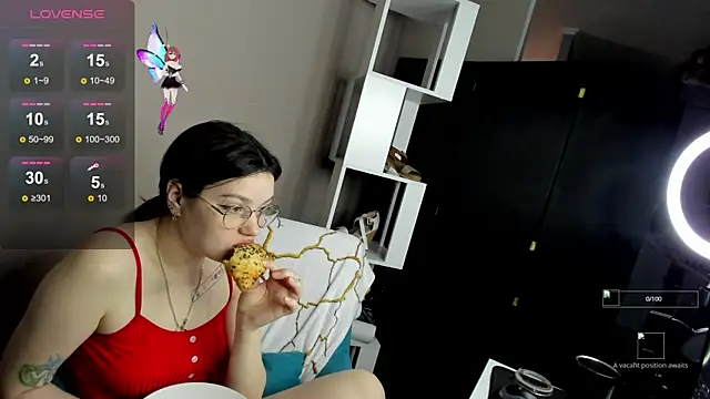 Snapshot of Karina_Kellyy chatting on 12/04/25, 02:32 Karina Kellyy online show from 12/04/25, 02:32