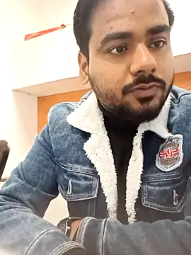 Snapshot of naughtyboyjii chatting on 12/19/25, 05:14 naughtyboyjii online show from 12/19/25, 05:14