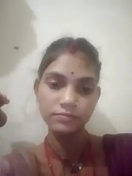 Snapshot of Jooli_cuty chatting on 11/18/25, 04:44 Jooli cuty online show from 11/18/25, 04:44