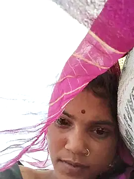 Snapshot of Jooli_cuty chatting on 03/13/26, 10:11 Jooli cuty online show from 03/13/26, 10:11