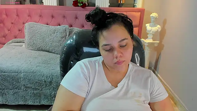 Snapshot of _chelsea_24 chatting on 02/21/26, 06:25 chelsea 24 online show from 02/21/26, 06:25