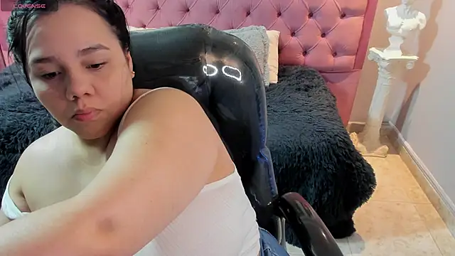 Snapshot of _chelsea_24 chatting on 03/13/26, 07:04 chelsea 24 online show from 03/13/26, 07:04