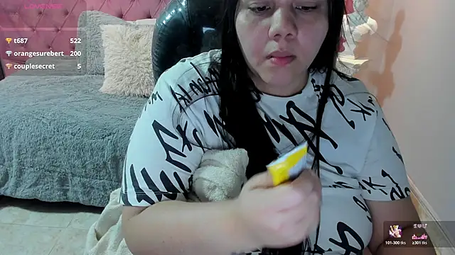 Snapshot of _chelsea_24 chatting on 04/05/26, 10:29 chelsea 24 online show from 04/05/26, 10:29