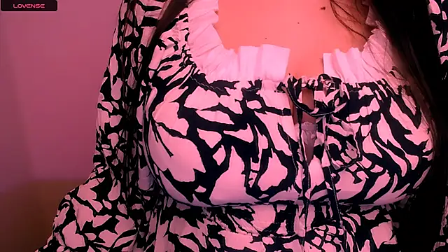 Snapshot of AlinaDoll_ chatting on 11/13/25, 09:30 AlinaDoll online show from 11/13/25, 09:30