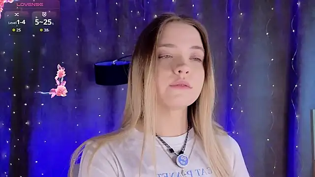 Snapshot of JeanToh chatting on 11/19/25, 03:12 JeanToh online show from 11/19/25, 03:12