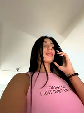 Snapshot of VickyM99 chatting on 11/05/25, 11:54 VickyM99 online show from 11/05/25, 11:54