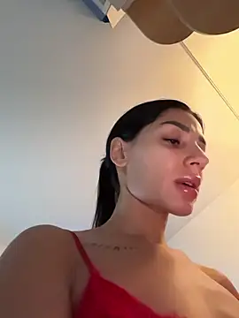 Snapshot of VickyM99 chatting on 11/11/25, 07:41 VickyM99 online show from 11/11/25, 07:41