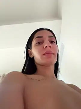 Snapshot of VickyM99 chatting on 11/13/25, 06:23 VickyM99 online show from 11/13/25, 06:23