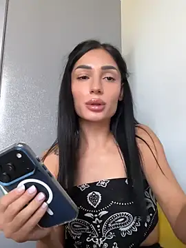 VickyM99 online show from 04/15/26, 09:27