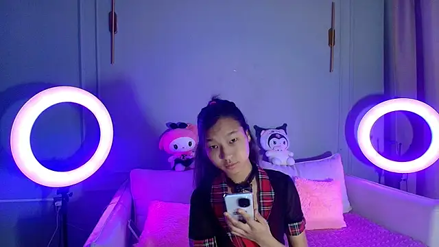 lihnpham online show from 12/18/25, 03:12