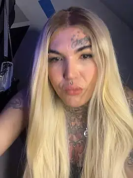 euscarlethotgirl online show from 11/14/25, 10:51