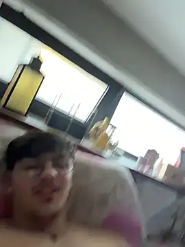 Snapshot of Lxx001@xh chatting on 11/05/25, 02:39 Lxx001xh online show from 11/05/25, 02:39